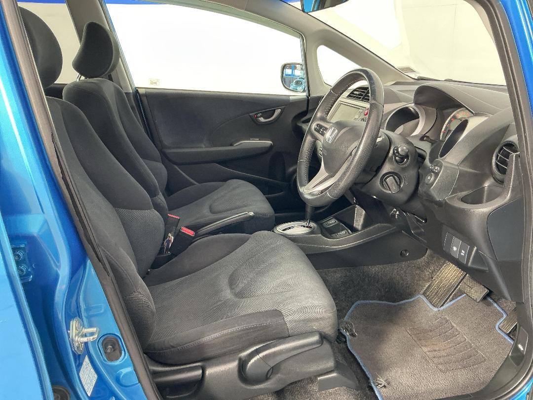 Photo '16' of Honda FIT