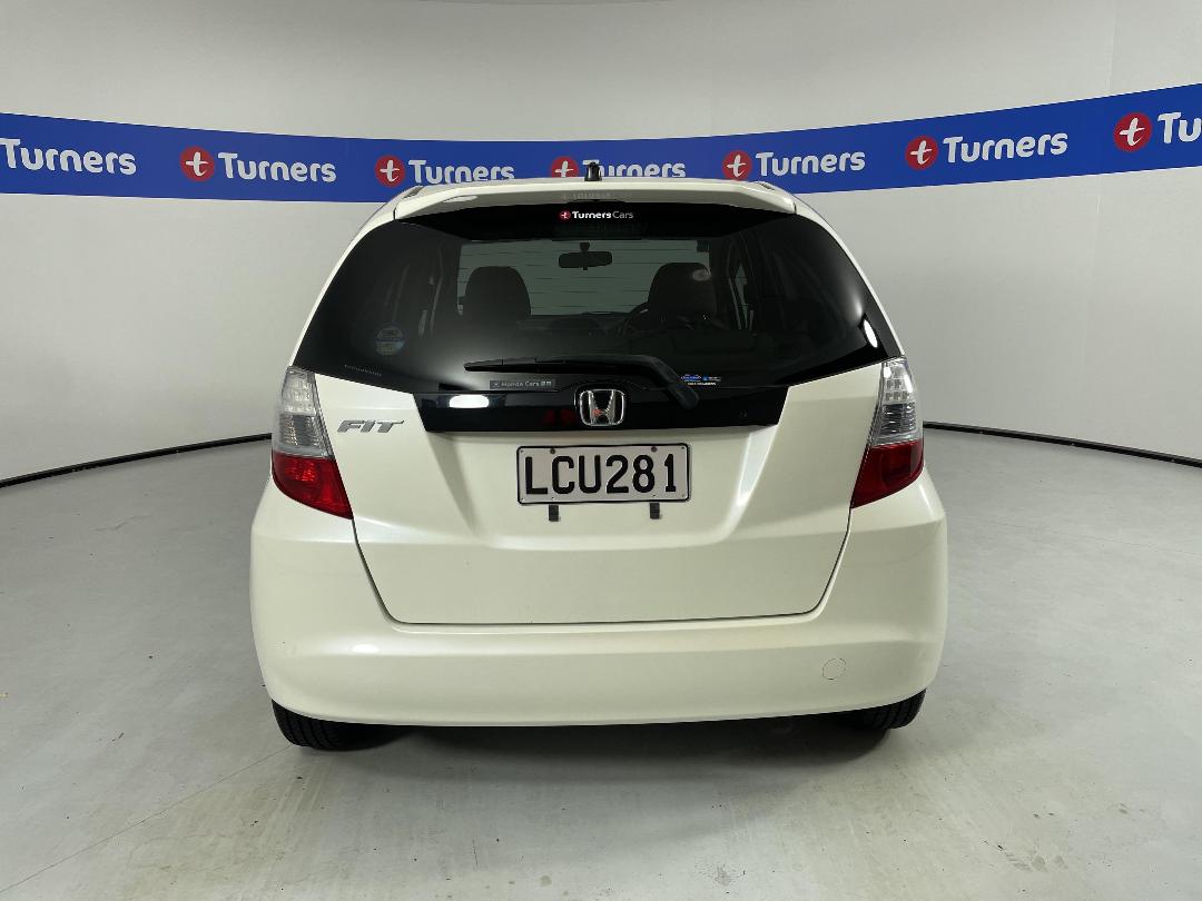 Photo '6' of Honda FIT