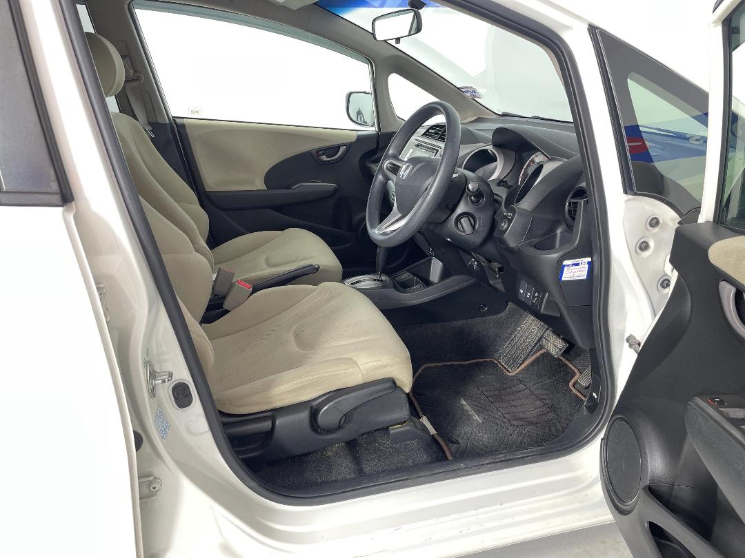 Photo '16' of Honda FIT