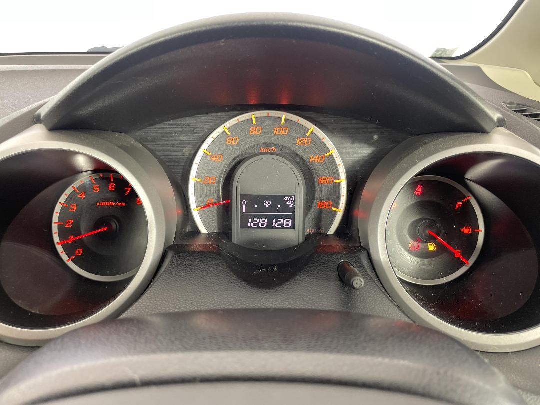 Photo '21' of Honda FIT