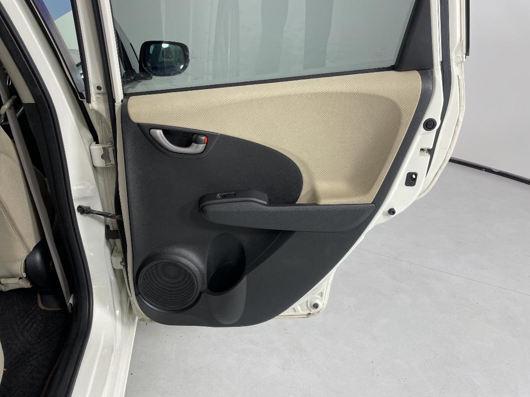 Photo '19' of Honda FIT