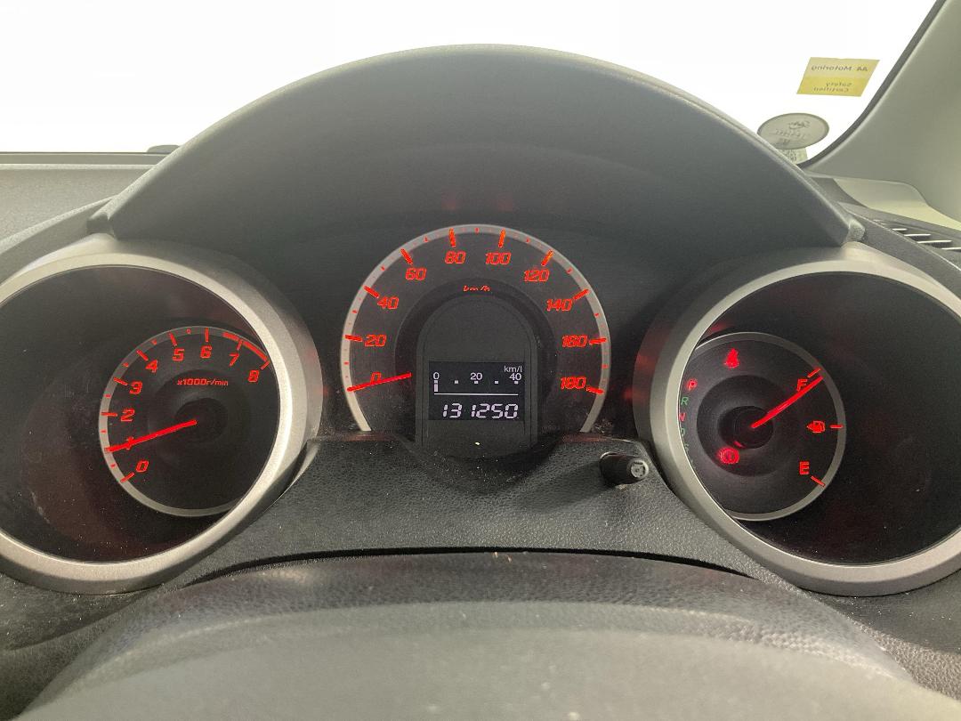 Photo '21' of Honda FIT