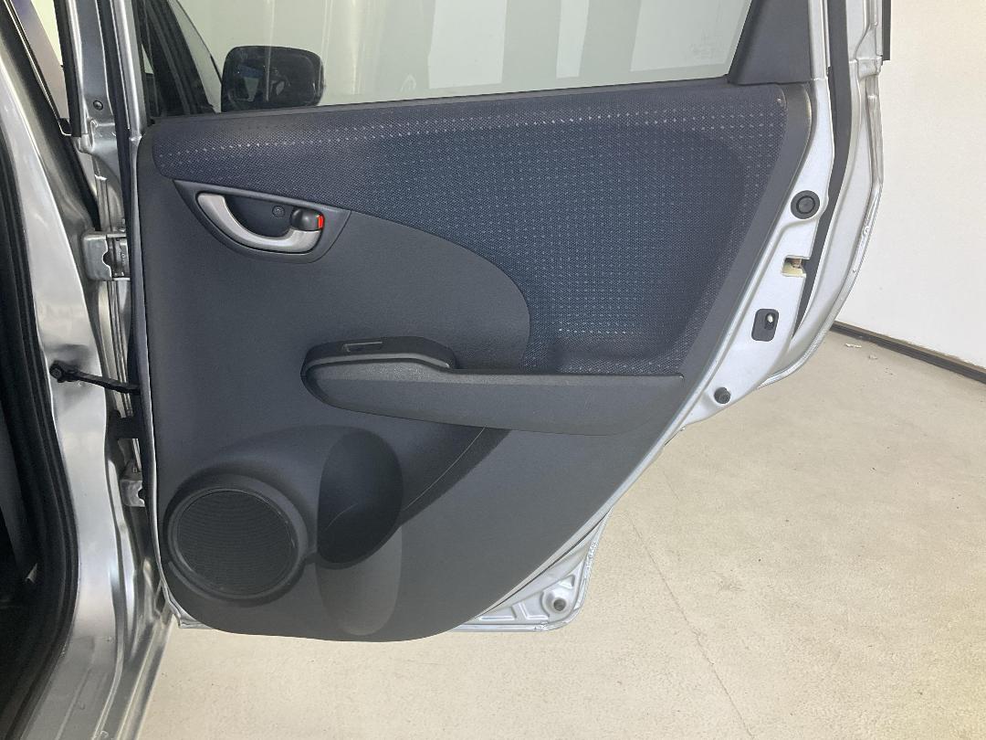 Photo '19' of Honda FIT