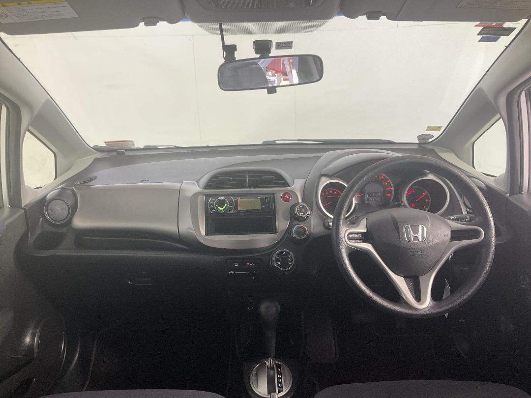 Photo '17' of Honda FIT