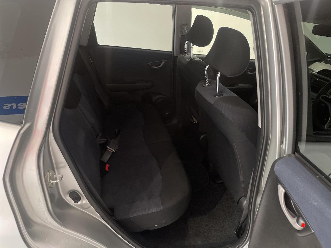 Photo '20' of Honda FIT Photo '20' of Honda FIT