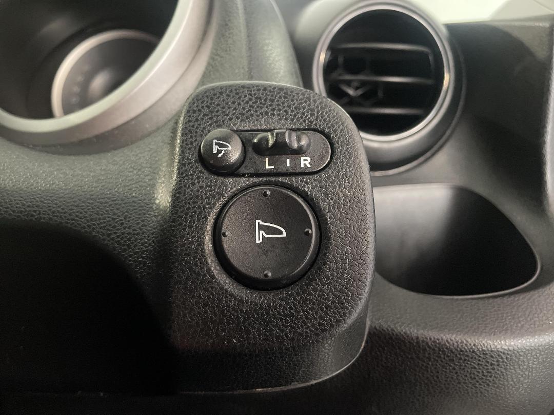 Photo '24' of Honda FIT Photo '24' of Honda FIT