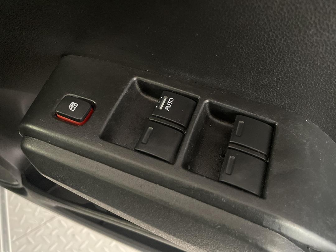 Photo '23' of Honda FIT Photo '23' of Honda FIT