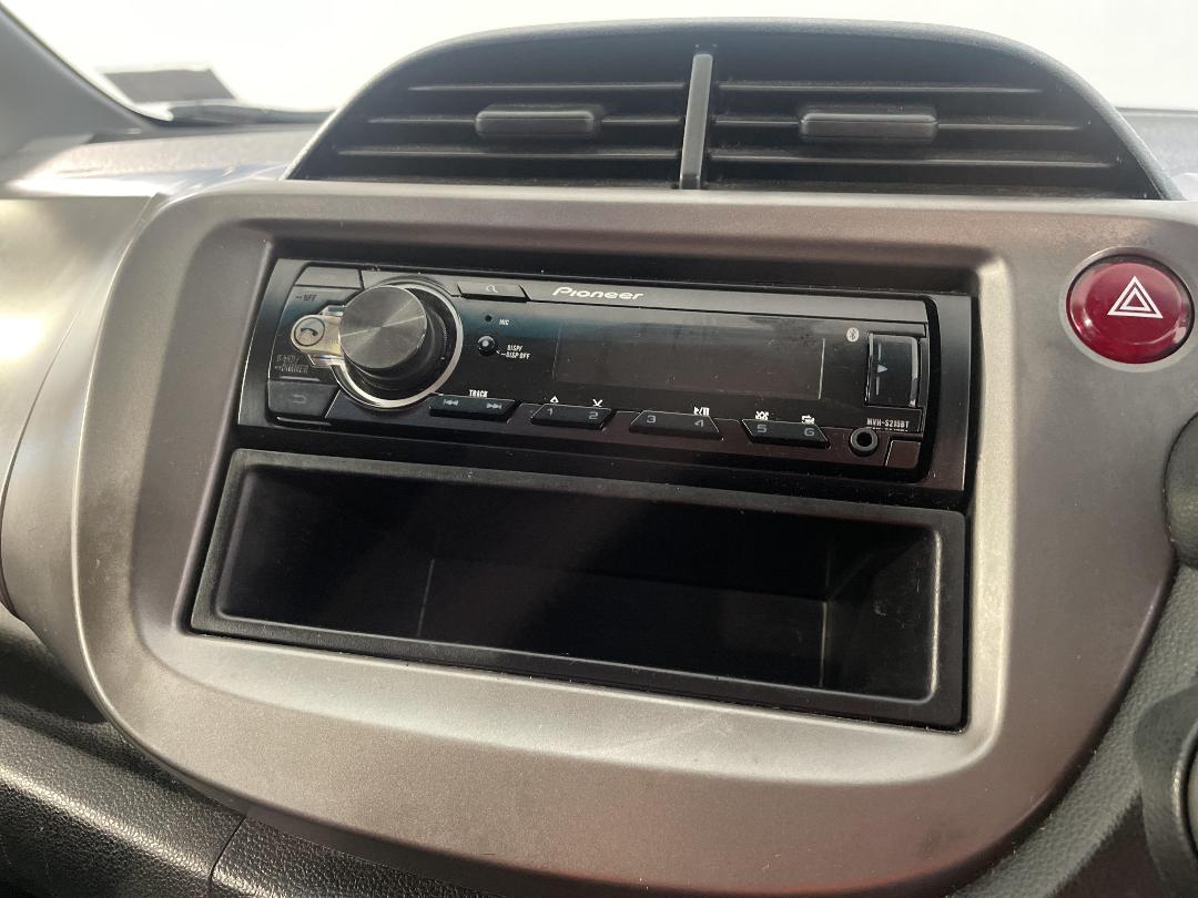 Photo '27' of Honda FIT Photo '27' of Honda FIT