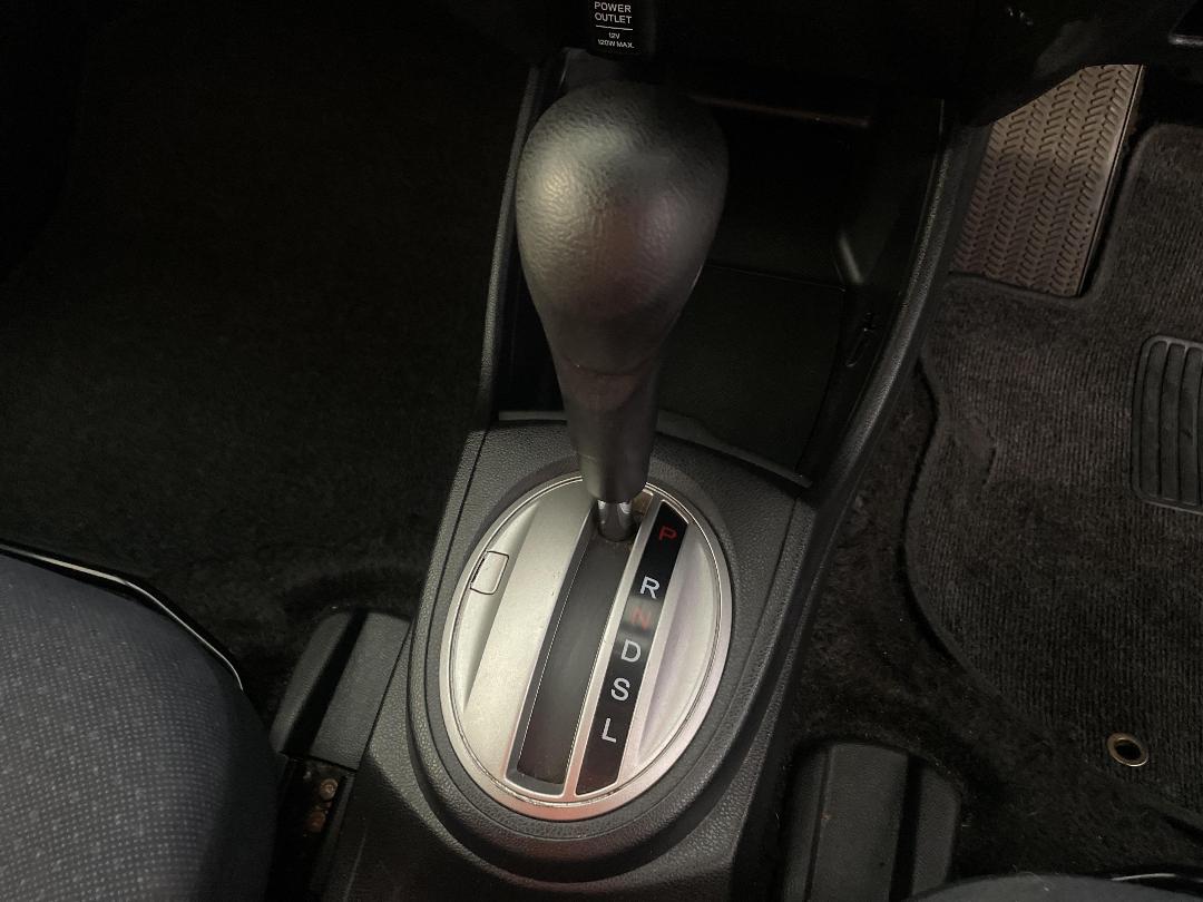 Photo '30' of Honda FIT Photo '30' of Honda FIT