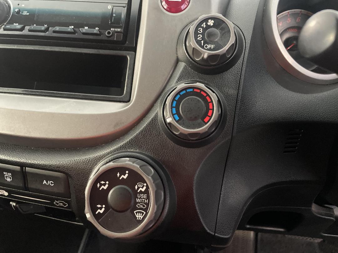 Photo '28' of Honda FIT Photo '28' of Honda FIT