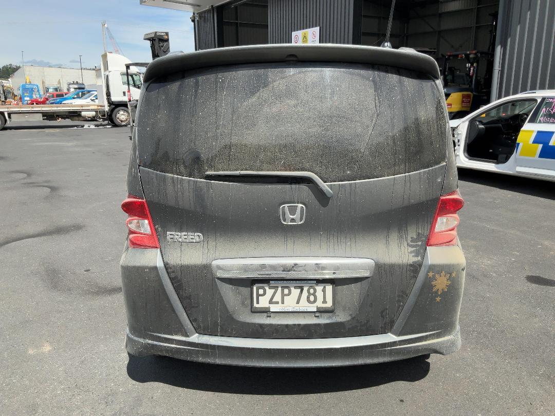 Photo '6' of Honda Freed Photo '6' of Honda Freed