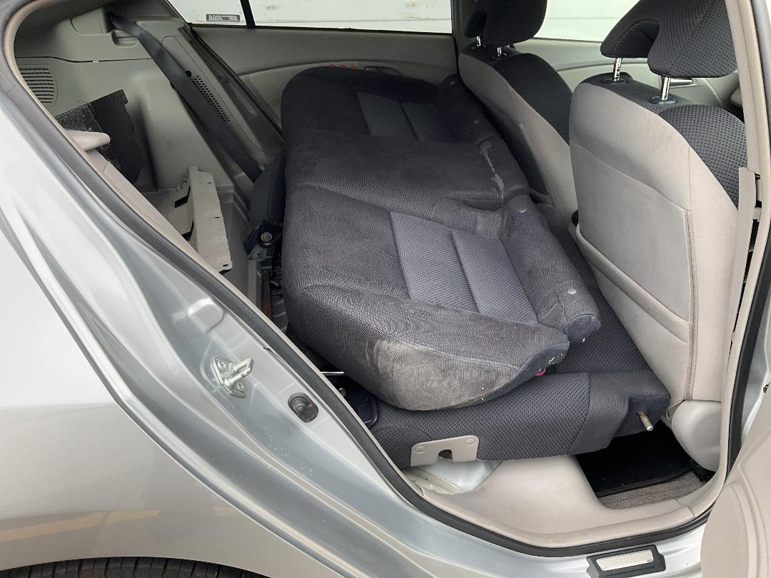 Photo '18' of Honda Insight Photo '18' of Honda Insight