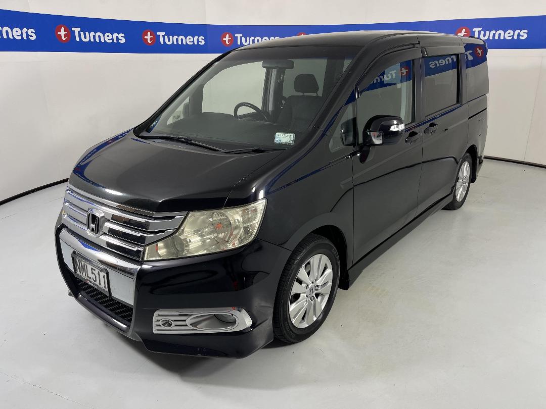 Photo '4' of Honda Stepwagon Photo '4' of Honda Stepwagon