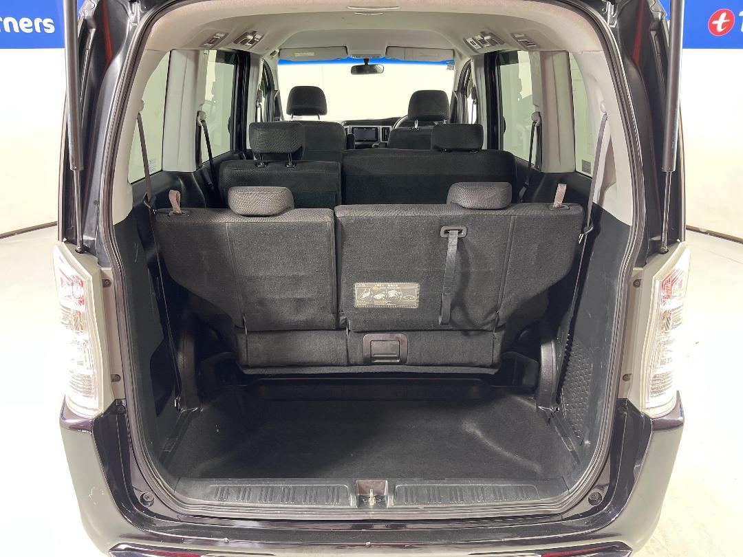 Photo '14' of Honda Stepwagon Photo '14' of Honda Stepwagon