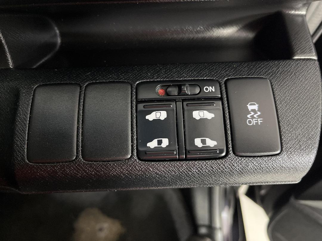 Photo '22' of Honda Stepwagon Photo '22' of Honda Stepwagon