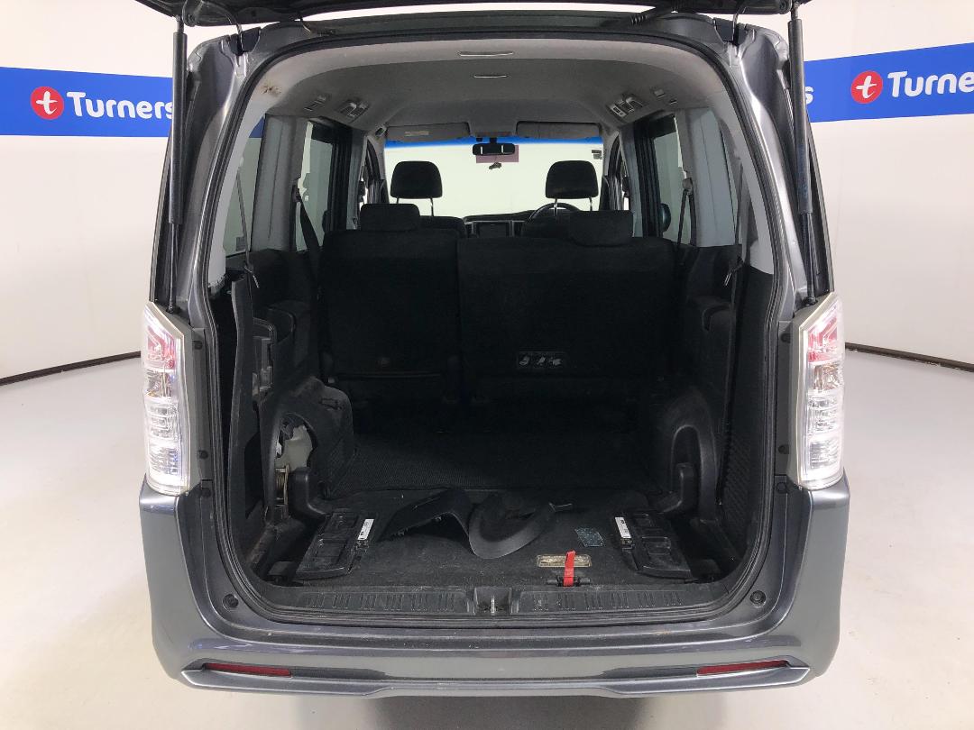 Photo '12' of Honda Stepwagon