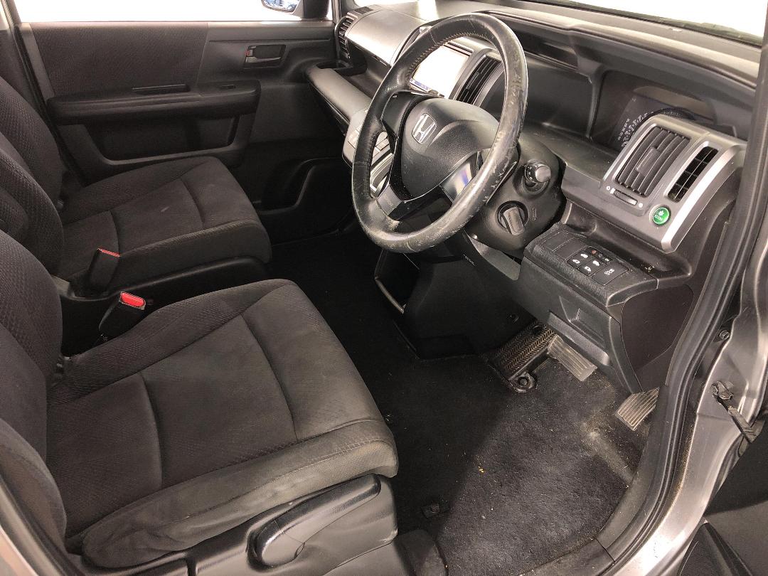 Photo '14' of Honda Stepwagon