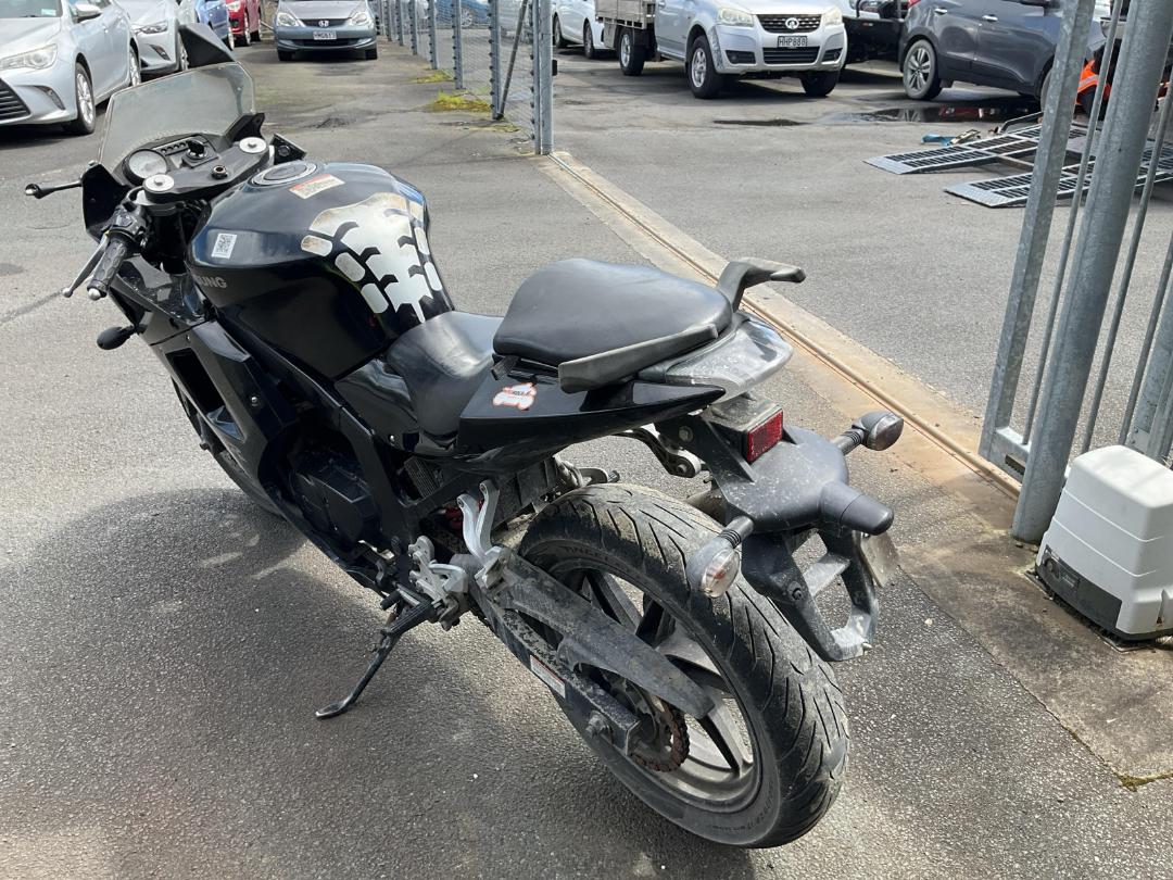 Photo '6' of Hyosung GT 250RN Photo '6' of Hyosung GT 250RN