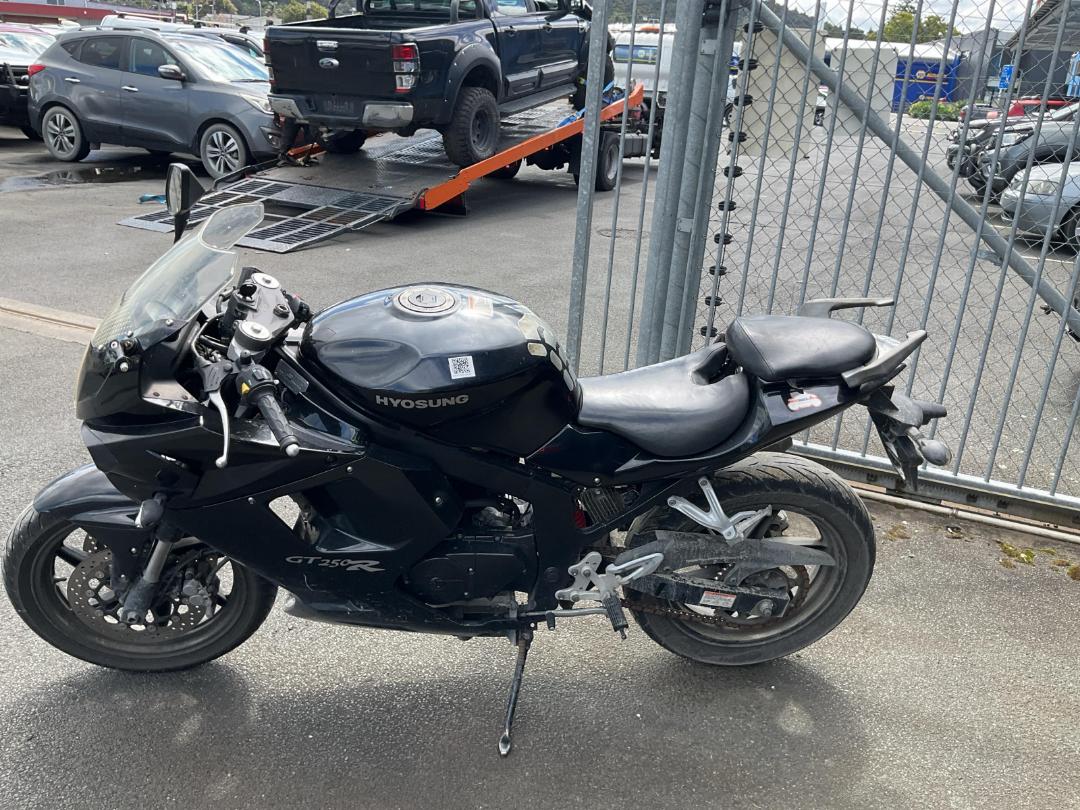 Photo '7' of Hyosung GT 250RN Photo '7' of Hyosung GT 250RN