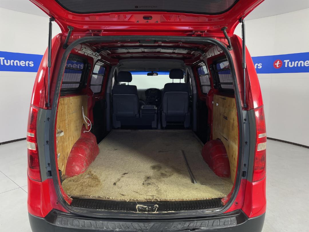 Photo '14' of Hyundai H1 Photo '14' of Hyundai H1