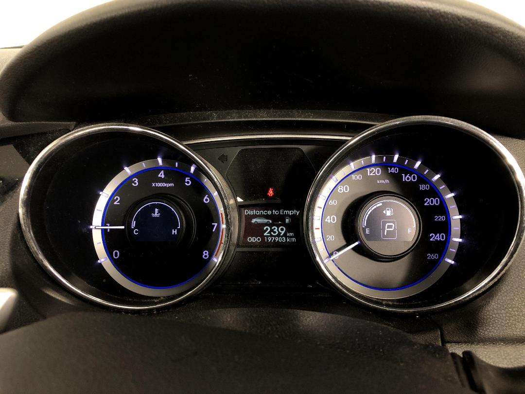 Photo '21' of Hyundai I45