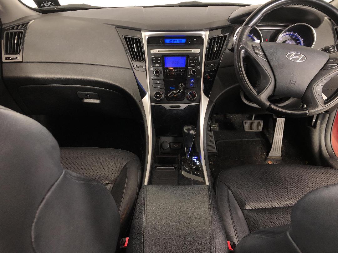 Photo '17' of Hyundai I45