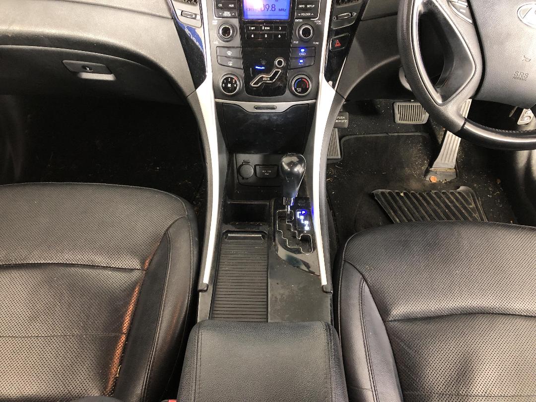 Photo '18' of Hyundai I45