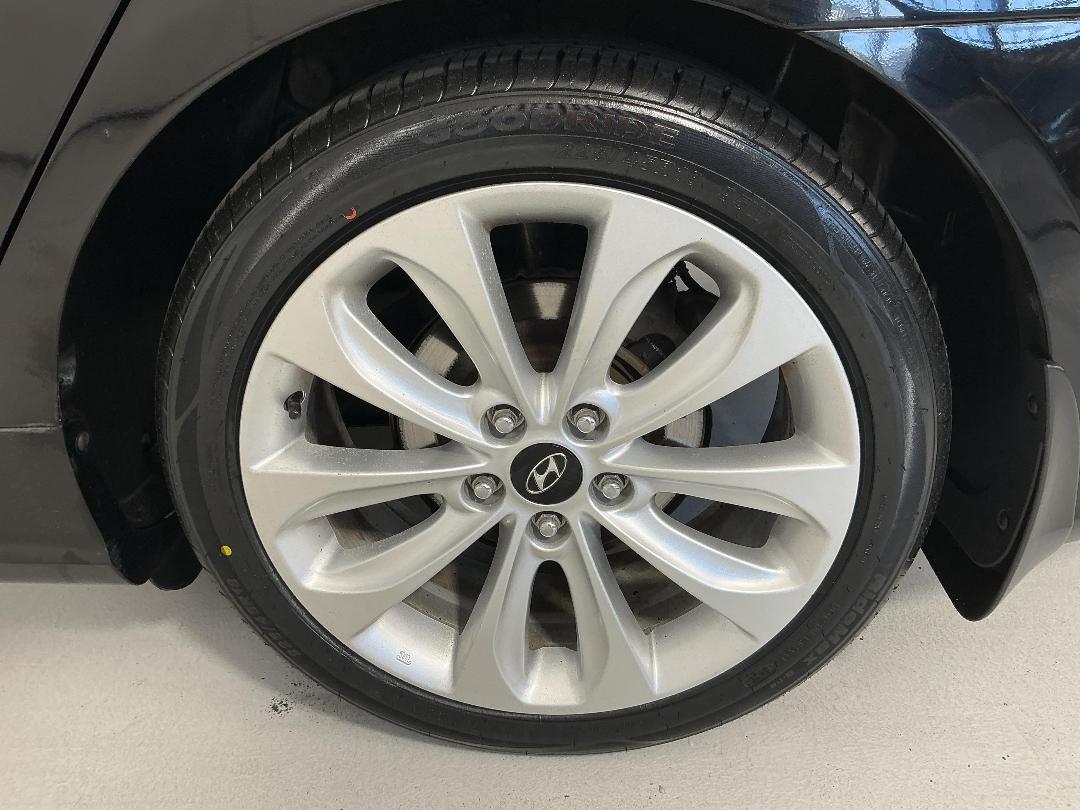 Photo '11' of Hyundai I45 Photo '11' of Hyundai I45