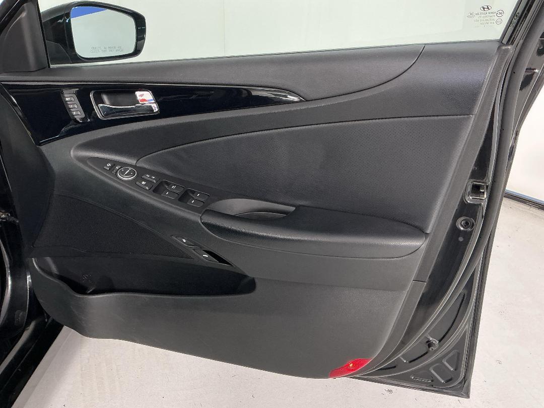 Photo '15' of Hyundai I45 Photo '15' of Hyundai I45