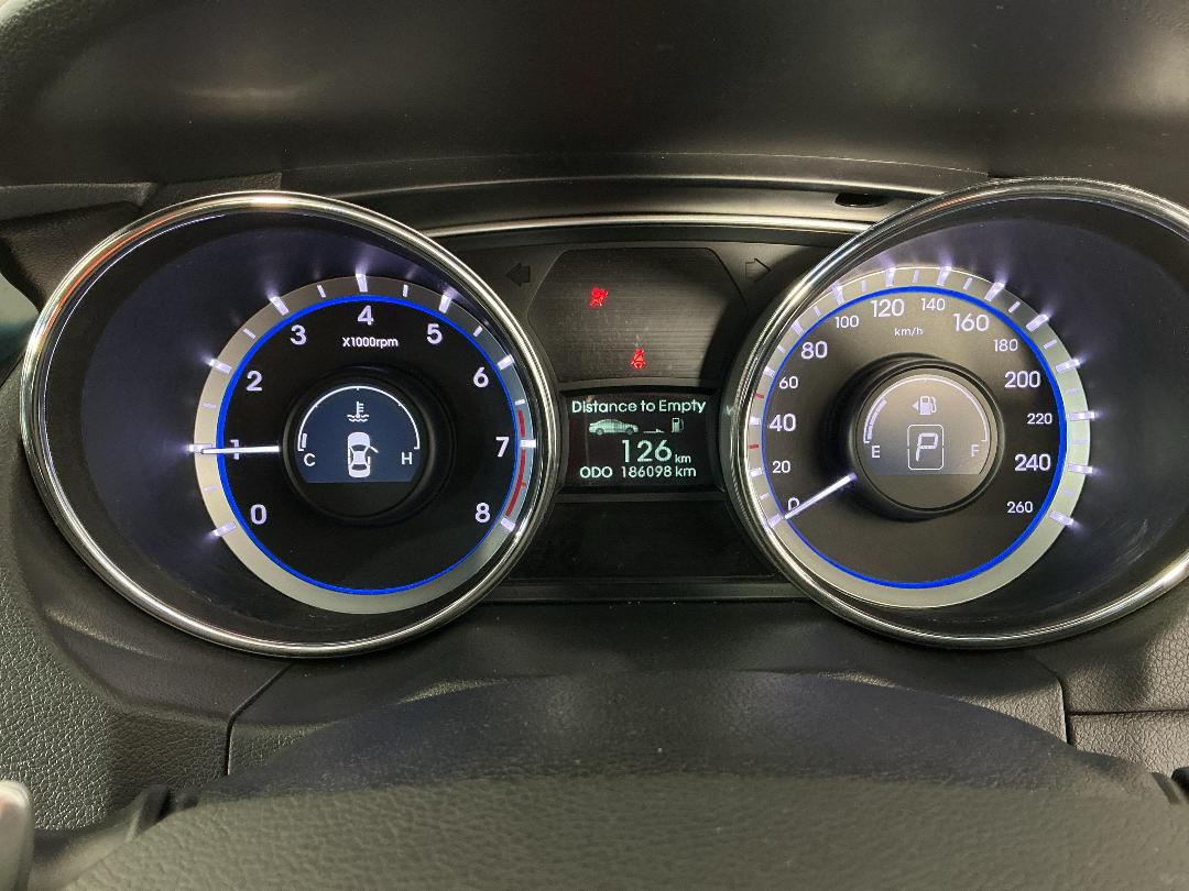 Photo '21' of Hyundai I45 Photo '21' of Hyundai I45