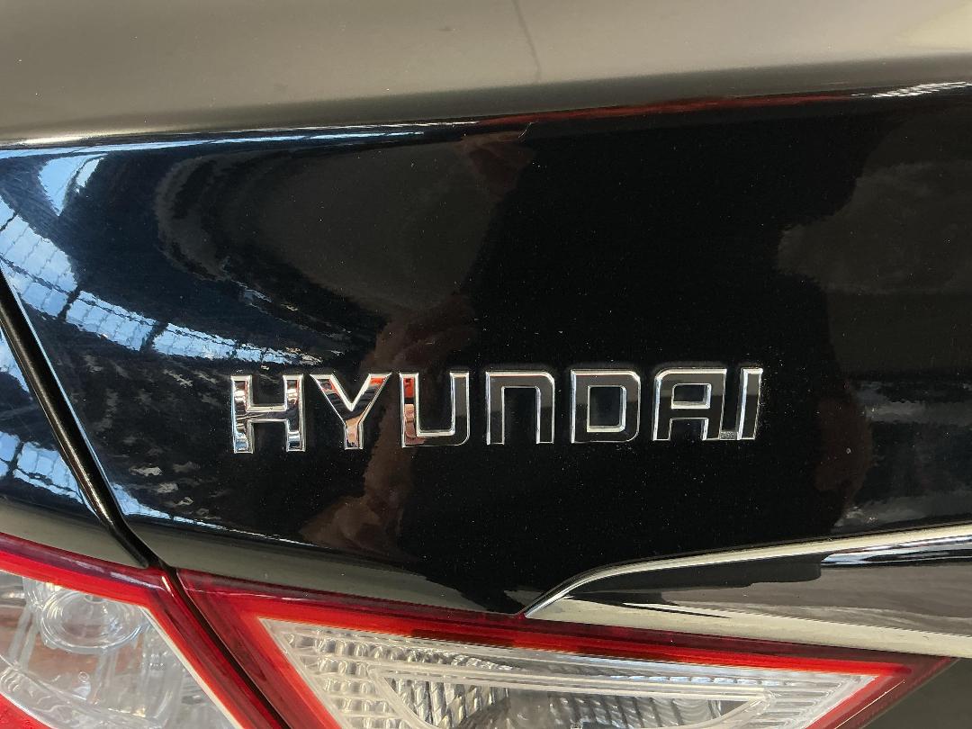 Photo '28' of Hyundai I45 Photo '28' of Hyundai I45