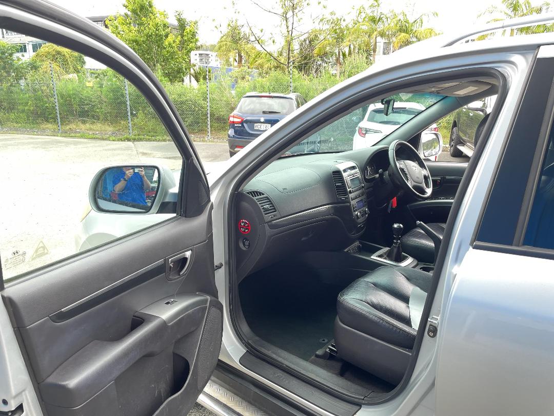 Photo '12' of Hyundai Santa FE