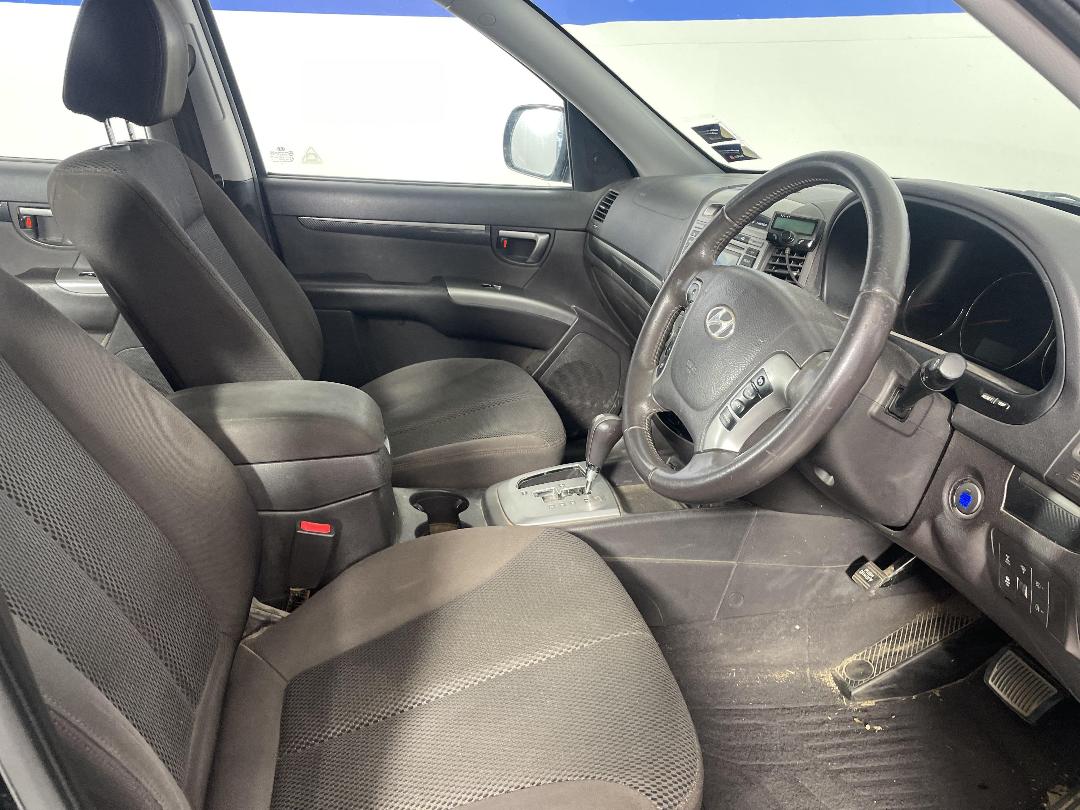 Photo '16' of Hyundai Santa FE