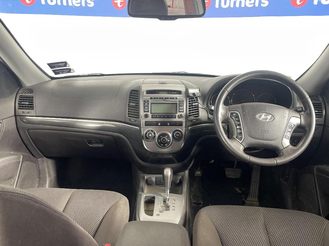 Photo '17' of Hyundai Santa FE