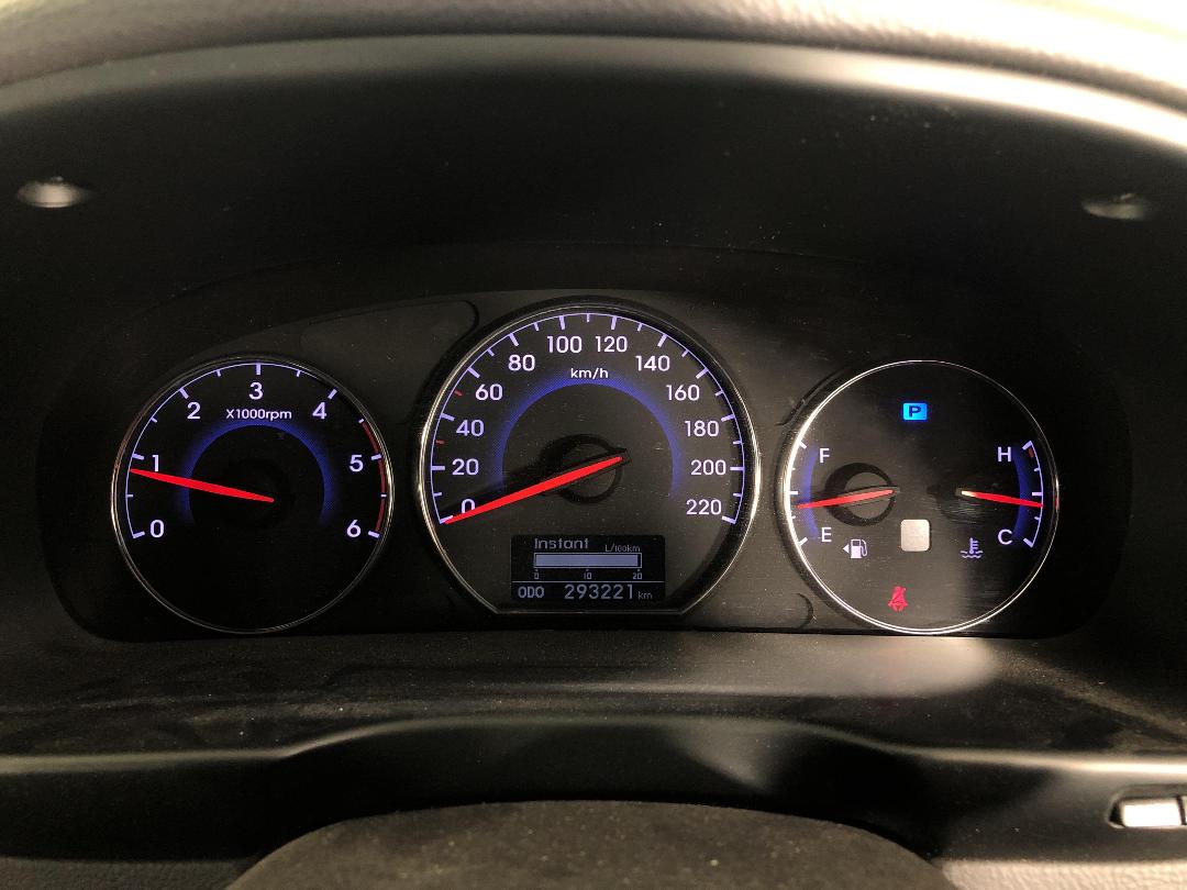 Photo '21' of Hyundai Santa FE