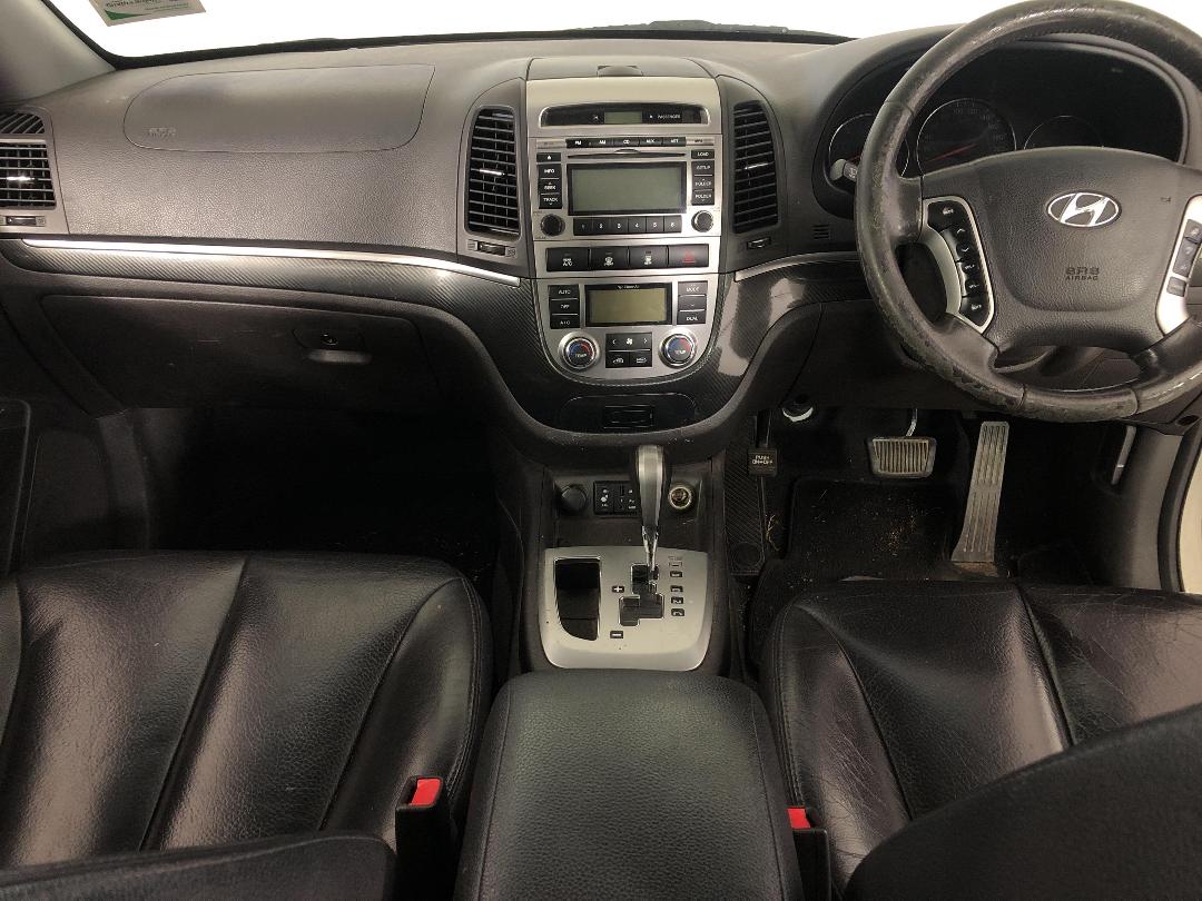 Photo '17' of Hyundai Santa FE