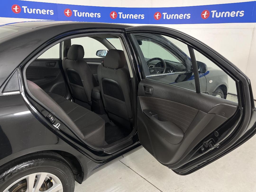 Photo '17' of Hyundai Sonata Crdi Photo '17' of Hyundai Sonata Crdi