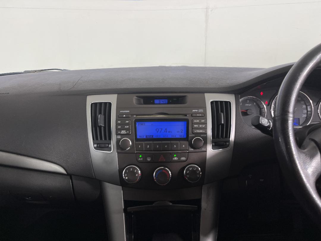 Photo '16' of Hyundai Sonata Crdi Photo '16' of Hyundai Sonata Crdi