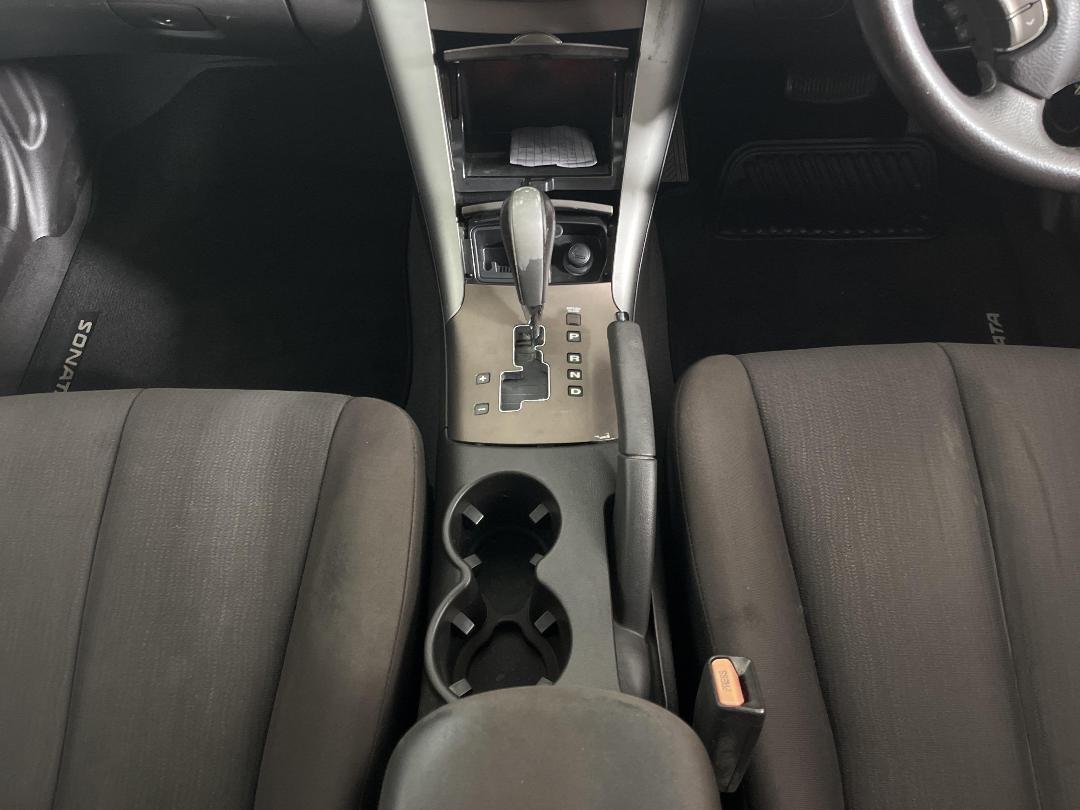 Photo '21' of Hyundai Sonata Crdi Photo '21' of Hyundai Sonata Crdi