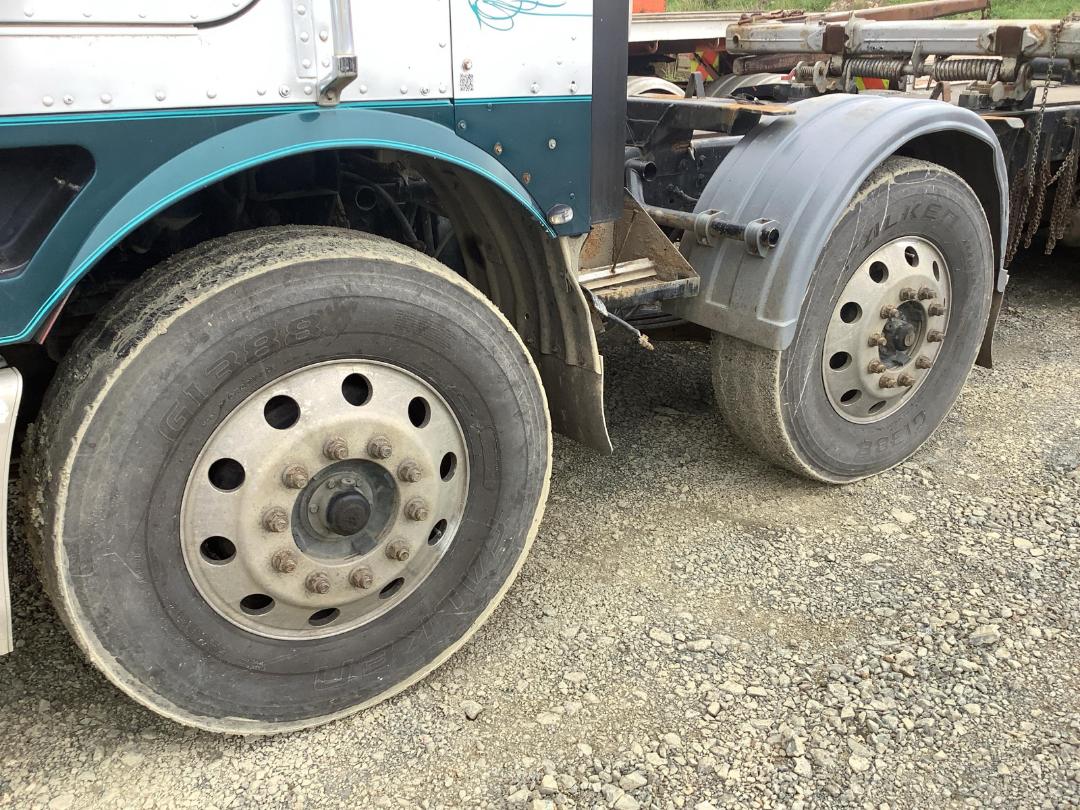 Photo '20' of International 9800 EAGLE Logger