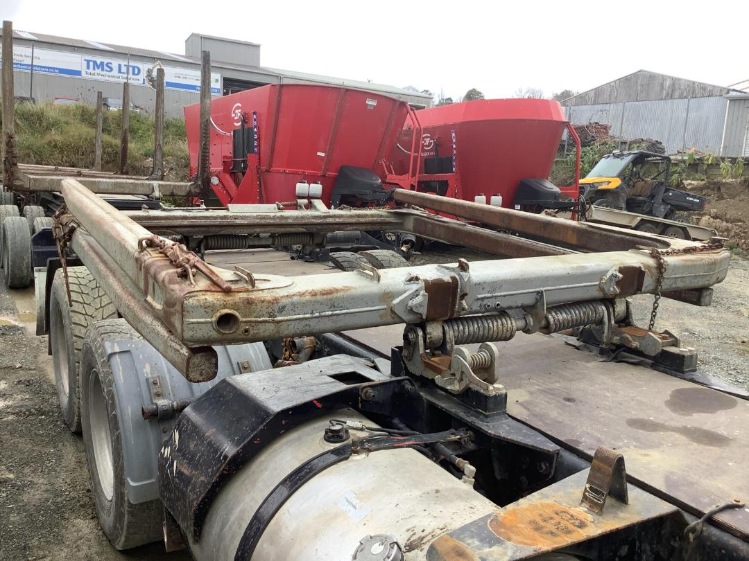 Photo '16' of International 9800 EAGLE Logger