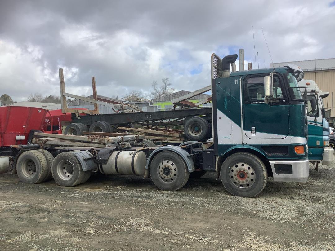 Photo '3' of International 9800 EAGLE Logger