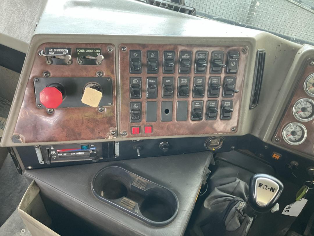 Photo '26' of International 9800 EAGLE Logger