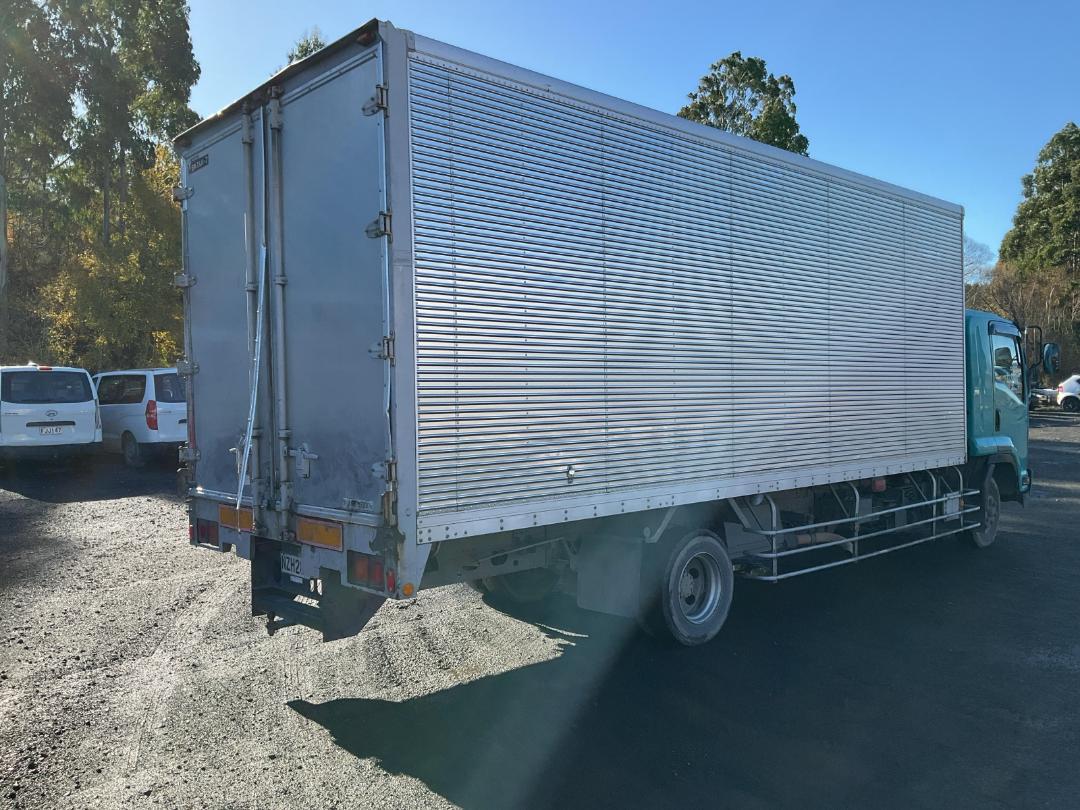 Photo '7' of Isuzu Forward BOXBODY Box Body Photo '7' of Isuzu Forward BOXBODY Box Body