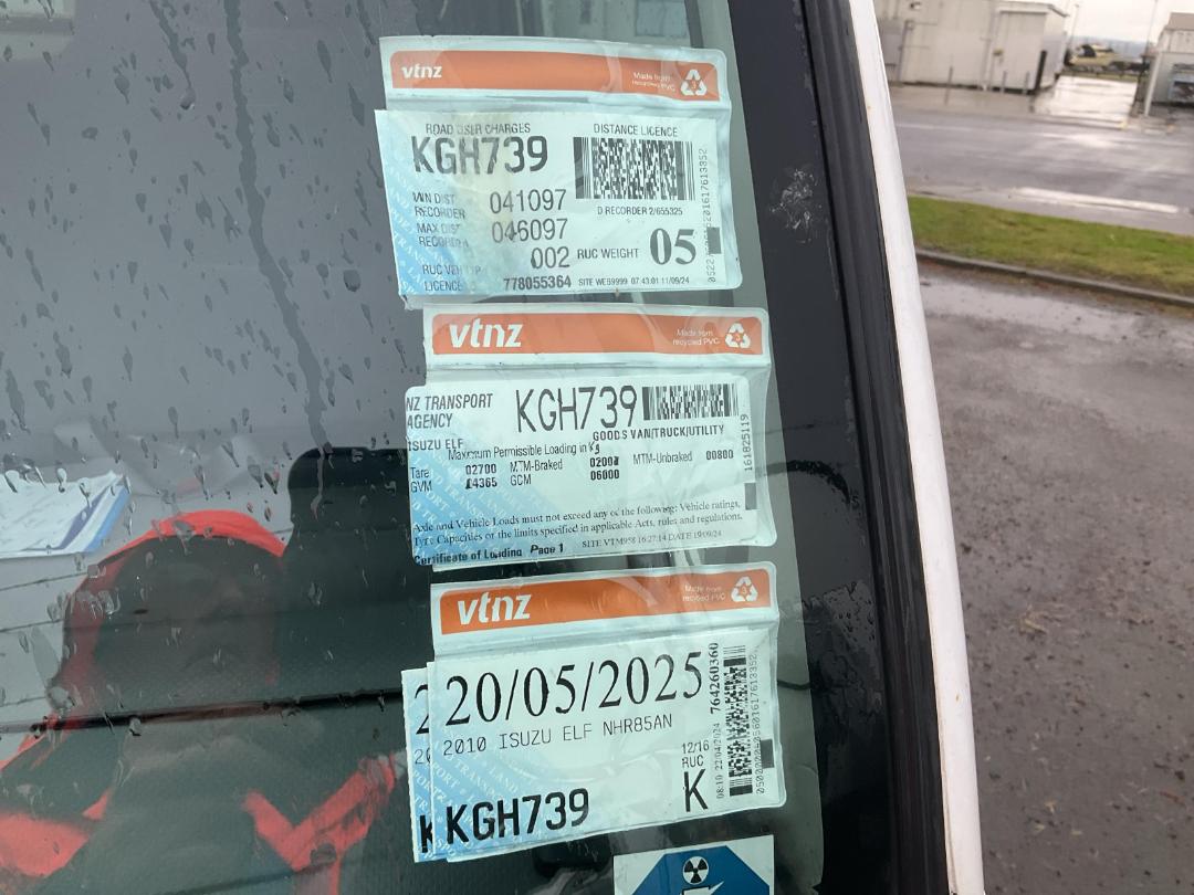 Photo '14' of Isuzu NHR NHR85AN Box Body Photo '14' of Isuzu NHR NHR85AN Box Body