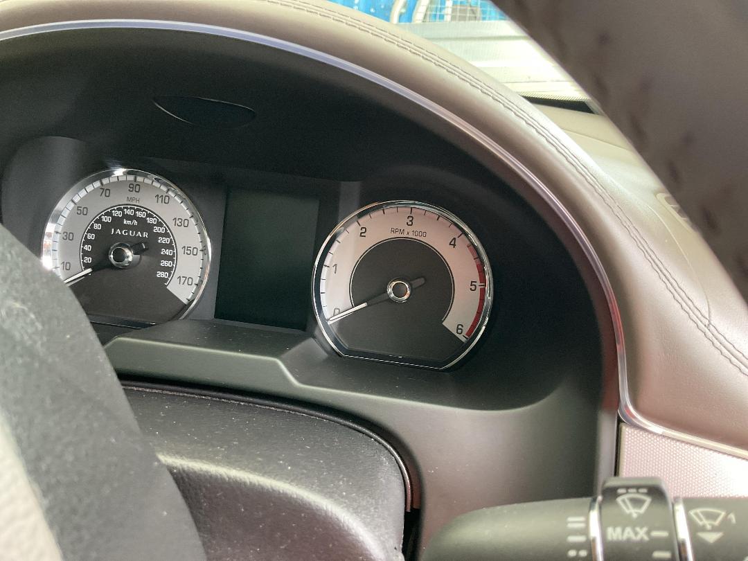 Photo '16' of Jaguar XF Premium