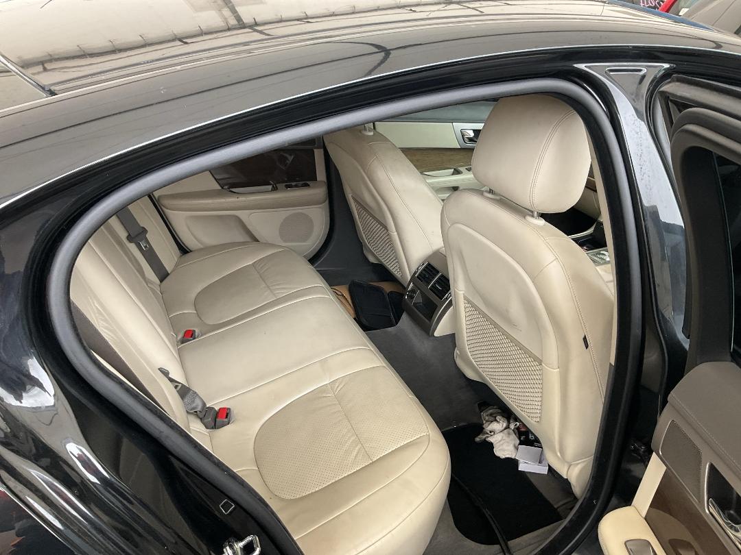 Photo '19' of Jaguar XF Premium