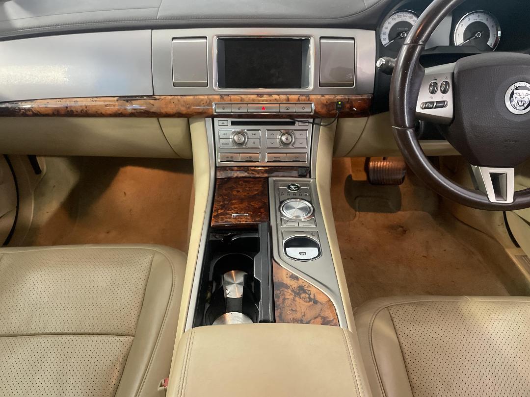 Photo '18' of Jaguar XF