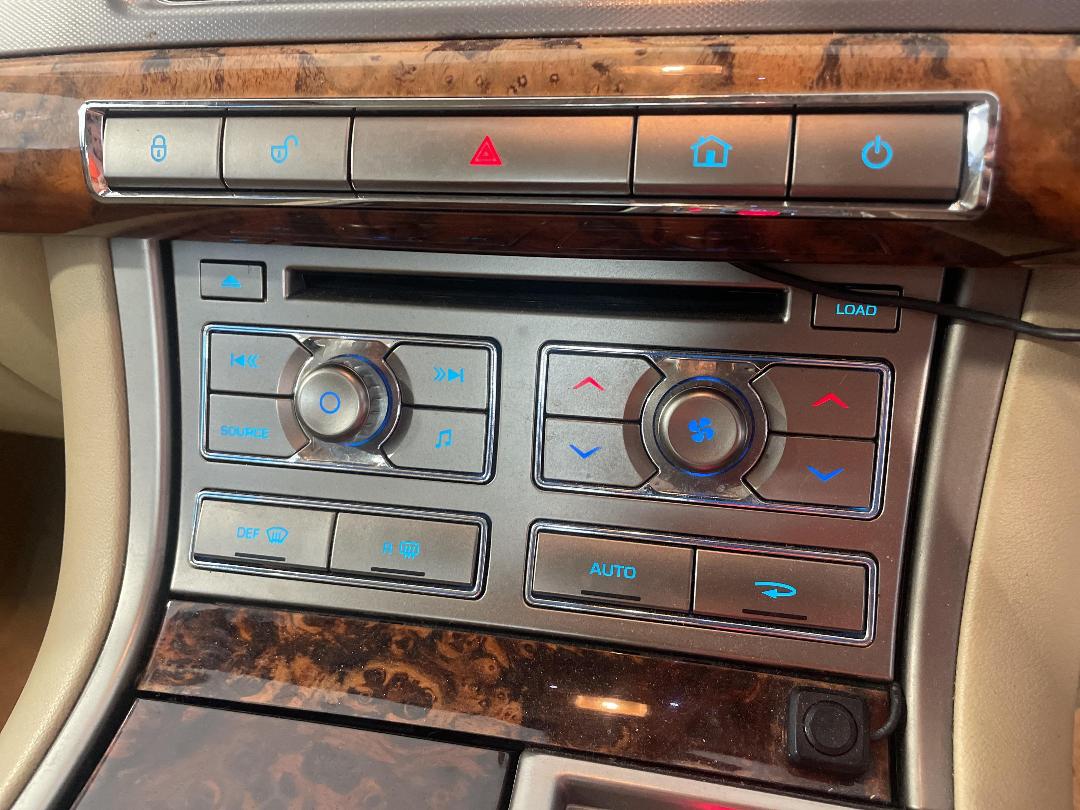 Photo '31' of Jaguar XF