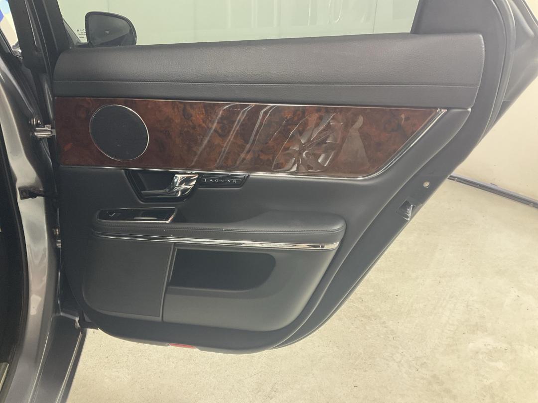 Photo '19' of Jaguar XJ